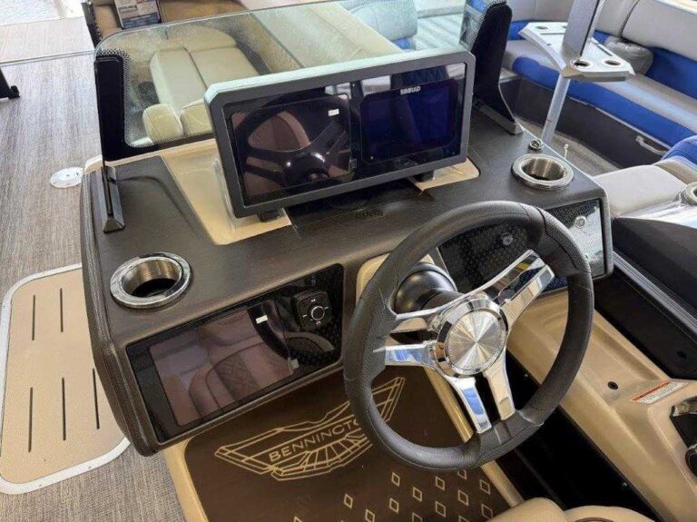 2026 Bennington 24MCSB - Center Swingback - Carbon Fiber Arch!!! US-ETWS9308J526 [photo 13]